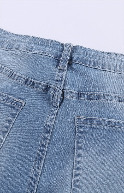 Eco-friendly Women's Blue Frayed Hem Mid Rise Denim Shorts
