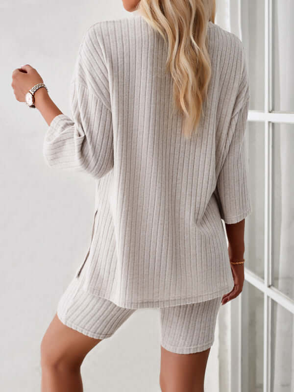 Women's new style elegant, fashionable and casual round neck and mid-sleeve suit